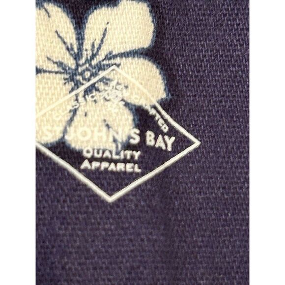 St. John's Bay Women’s 16 Navy Blue Floral High Rise Capris - Picture 3 of 5